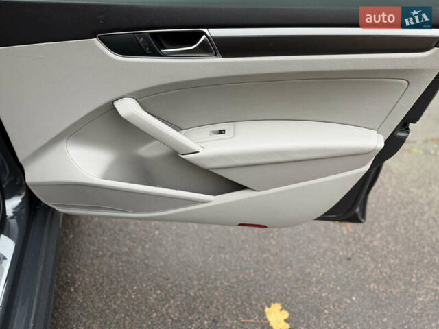 Серый Фольксваген Пассат, объемом двигателя 1.8 л и пробегом 189 тыс. км за 11800 $, фото 66 на Automoto.ua