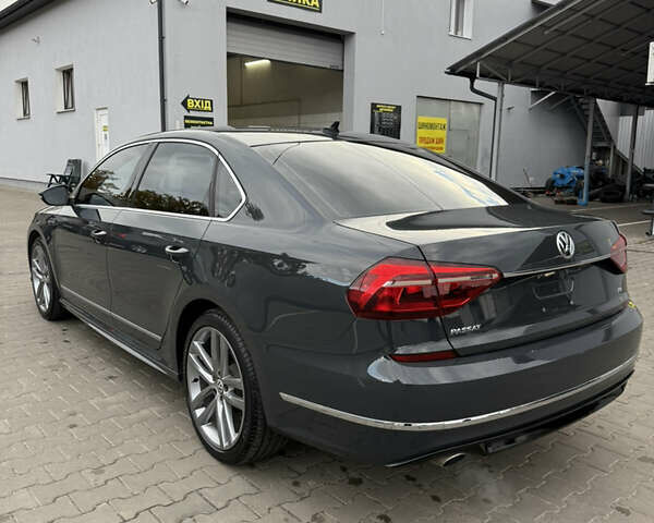 Серый Фольксваген Пассат, объемом двигателя 1.8 л и пробегом 255 тыс. км за 12500 $, фото 55 на Automoto.ua