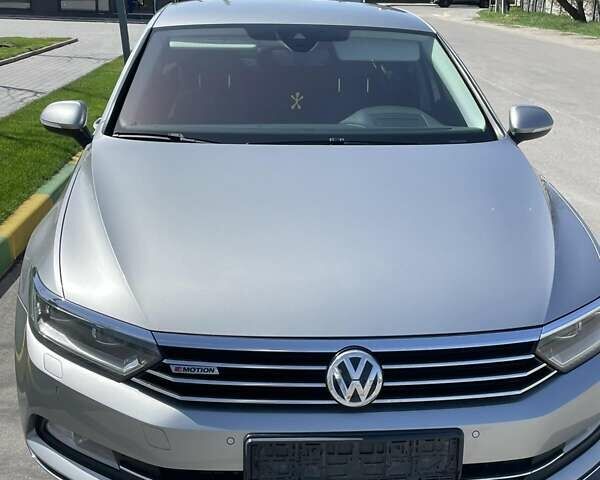 Серый Фольксваген Пассат, объемом двигателя 1.97 л и пробегом 225 тыс. км за 18800 $, фото 1 на Automoto.ua
