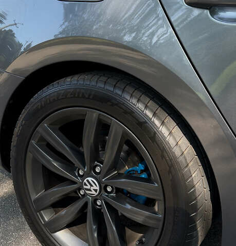 Серый Фольксваген Пассат, объемом двигателя 1.8 л и пробегом 120 тыс. км за 17400 $, фото 4 на Automoto.ua