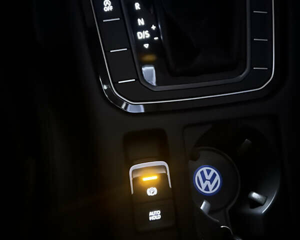 Серый Фольксваген Пассат, объемом двигателя 1.97 л и пробегом 103 тыс. км за 25700 $, фото 26 на Automoto.ua