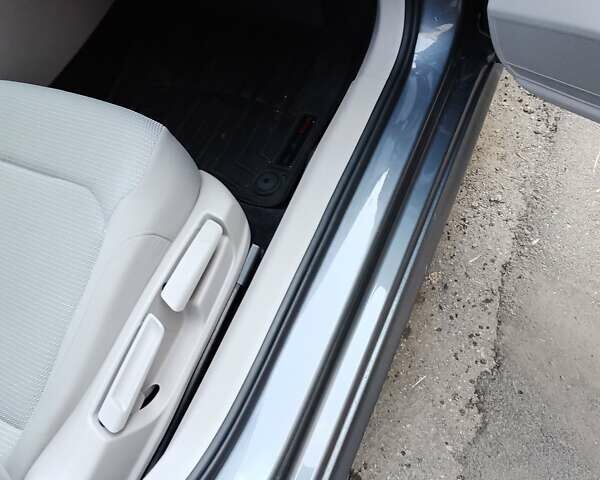 Серый Фольксваген Пассат, объемом двигателя 1.8 л и пробегом 157 тыс. км за 14000 $, фото 6 на Automoto.ua