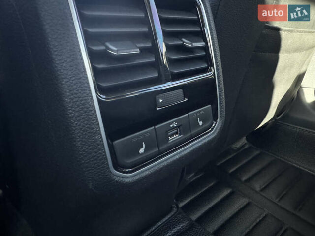 Серый Фольксваген Пассат, объемом двигателя 2 л и пробегом 169 тыс. км за 17000 $, фото 10 на Automoto.ua