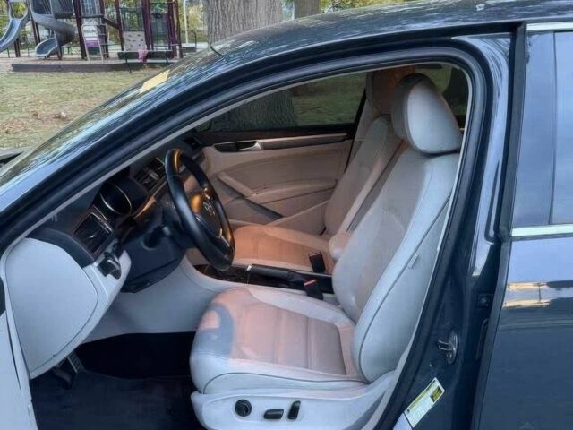 Серый Фольксваген Пассат, объемом двигателя 1.8 л и пробегом 63 тыс. км за 7800 $, фото 7 на Automoto.ua