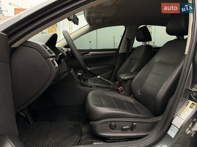 Серый Фольксваген Пассат, объемом двигателя 1.8 л и пробегом 128 тыс. км за 13800 $, фото 10 на Automoto.ua