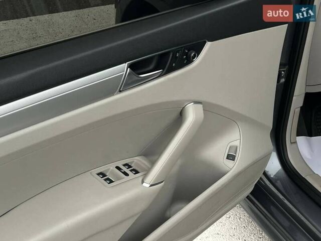 Сірий Фольксваген Пассат, об'ємом двигуна 1.8 л та пробігом 145 тис. км за 11700 $, фото 9 на Automoto.ua