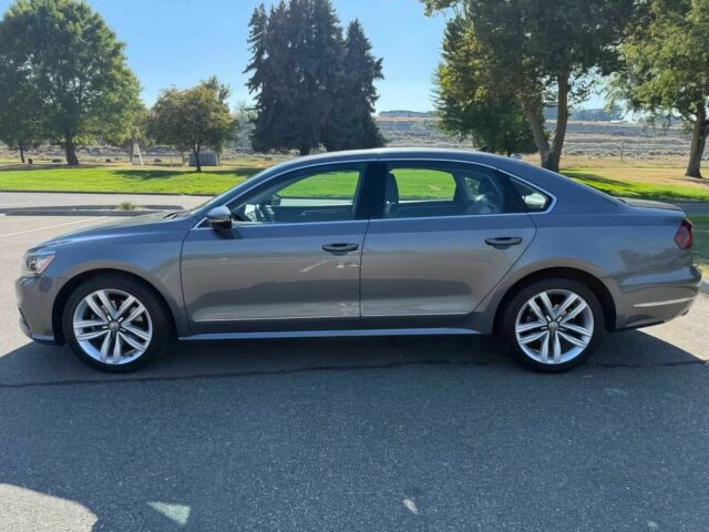 Серый Фольксваген Пассат, объемом двигателя 1.8 л и пробегом 63 тыс. км за 8900 $, фото 3 на Automoto.ua