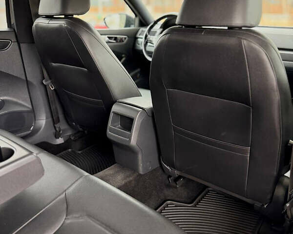 Сірий Фольксваген Пассат, об'ємом двигуна 1.8 л та пробігом 176 тис. км за 11799 $, фото 15 на Automoto.ua