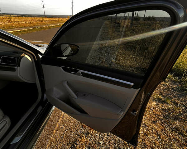 Серый Фольксваген Пассат, объемом двигателя 2 л и пробегом 139 тыс. км за 14500 $, фото 16 на Automoto.ua