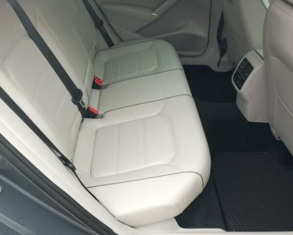 Серый Фольксваген Пассат, объемом двигателя 2 л и пробегом 115 тыс. км за 16800 $, фото 4 на Automoto.ua