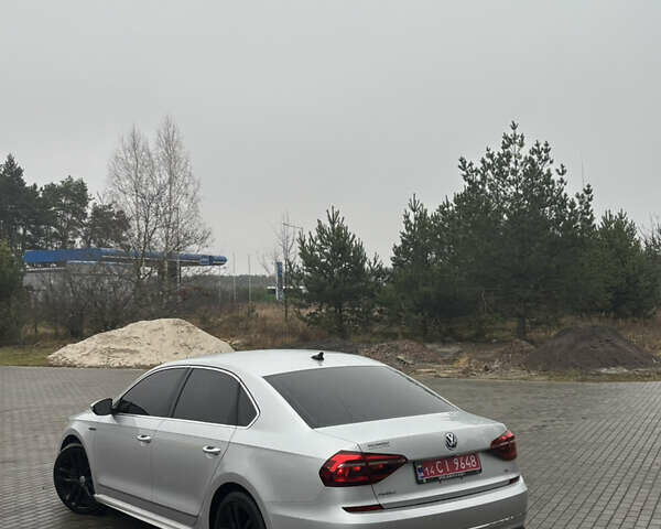 Сірий Фольксваген Пассат, об'ємом двигуна 1.8 л та пробігом 208 тис. км за 11800 $, фото 4 на Automoto.ua