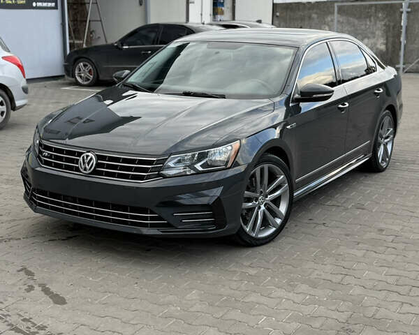 Серый Фольксваген Пассат, объемом двигателя 1.8 л и пробегом 255 тыс. км за 12500 $, фото 21 на Automoto.ua