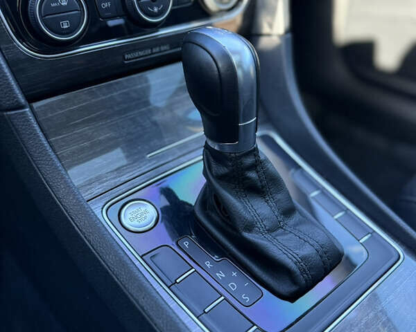 Сірий Фольксваген Пассат, об'ємом двигуна 1.8 л та пробігом 193 тис. км за 15000 $, фото 26 на Automoto.ua