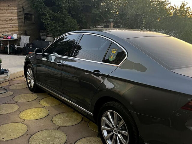 Серый Фольксваген Пассат, объемом двигателя 2 л и пробегом 174 тыс. км за 15800 $, фото 1 на Automoto.ua