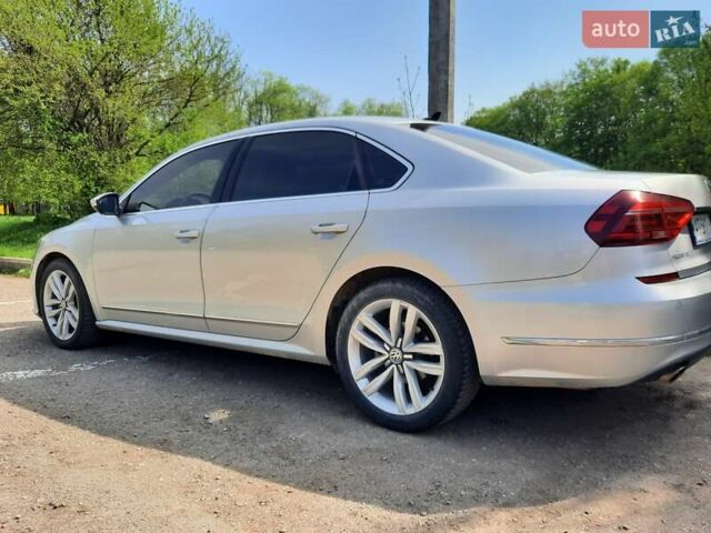 Сірий Фольксваген Пассат, об'ємом двигуна 1.8 л та пробігом 178 тис. км за 15000 $, фото 3 на Automoto.ua