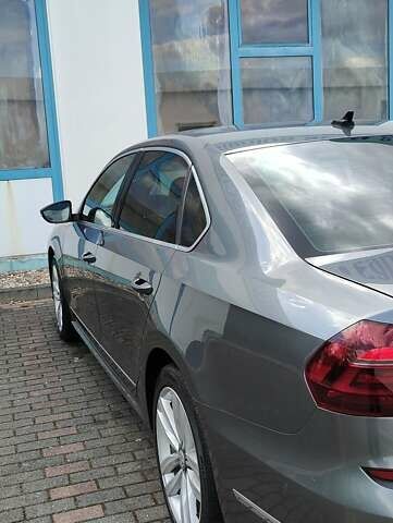 Серый Фольксваген Пассат, объемом двигателя 1.8 л и пробегом 64 тыс. км за 18000 $, фото 13 на Automoto.ua