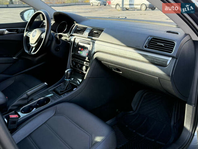 Сірий Фольксваген Пассат, об'ємом двигуна 1.8 л та пробігом 193 тис. км за 15000 $, фото 21 на Automoto.ua