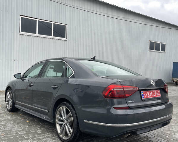 Серый Фольксваген Пассат, объемом двигателя 1.8 л и пробегом 175 тыс. км за 13300 $, фото 5 на Automoto.ua