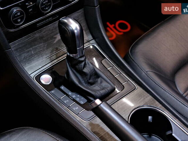 Серый Фольксваген Пассат, объемом двигателя 1.8 л и пробегом 180 тыс. км за 14800 $, фото 15 на Automoto.ua