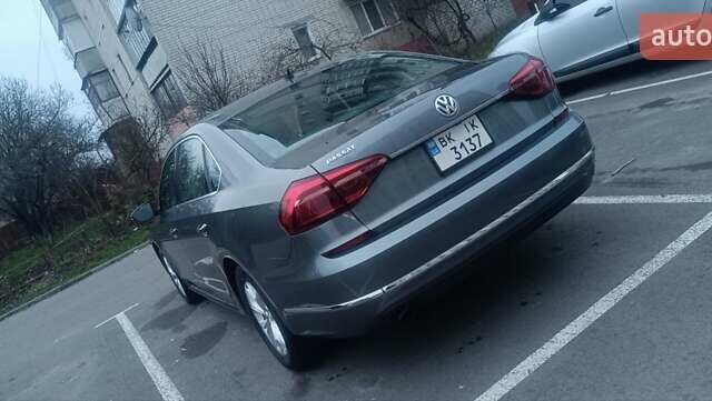 Серый Фольксваген Пассат, объемом двигателя 1.8 л и пробегом 187 тыс. км за 12750 $, фото 8 на Automoto.ua