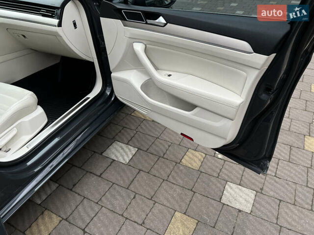 Сірий Фольксваген Пассат, об'ємом двигуна 2 л та пробігом 177 тис. км за 19850 $, фото 52 на Automoto.ua