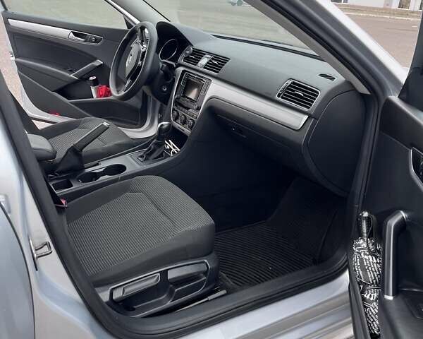 Серый Фольксваген Пассат, объемом двигателя 1.8 л и пробегом 176 тыс. км за 12800 $, фото 8 на Automoto.ua