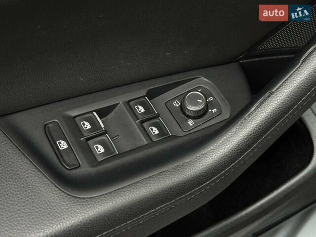 Серый Фольксваген Пассат, объемом двигателя 1.97 л и пробегом 225 тыс. км за 18750 $, фото 56 на Automoto.ua