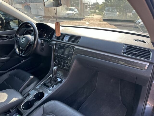 Сірий Фольксваген Пассат, об'ємом двигуна 1.8 л та пробігом 137 тис. км за 13999 $, фото 9 на Automoto.ua