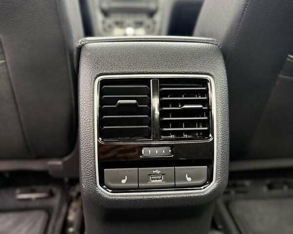 Сірий Фольксваген Пассат, об'ємом двигуна 1.8 л та пробігом 52 тис. км за 16950 $, фото 4 на Automoto.ua