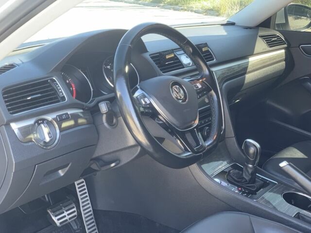 Серый Фольксваген Пассат, объемом двигателя 1.8 л и пробегом 229 тыс. км за 14999 $, фото 20 на Automoto.ua