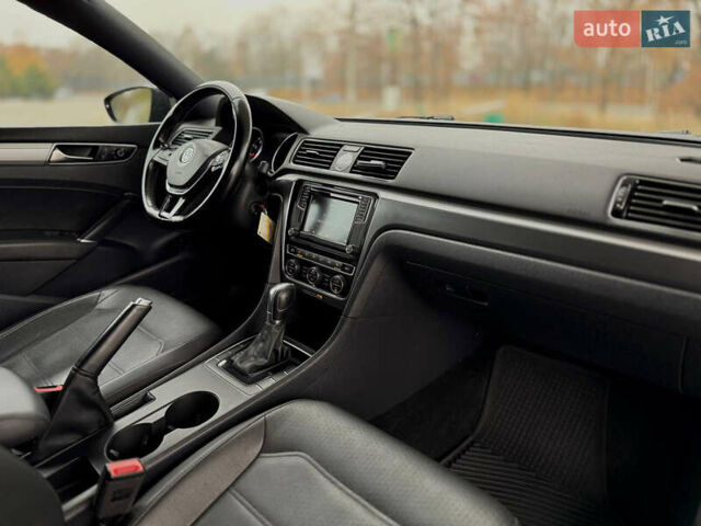 Сірий Фольксваген Пассат, об'ємом двигуна 1.8 л та пробігом 176 тис. км за 11799 $, фото 20 на Automoto.ua