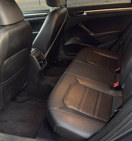 Сірий Фольксваген Пассат, об'ємом двигуна 1.8 л та пробігом 132 тис. км за 14000 $, фото 9 на Automoto.ua