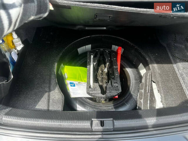 Серый Фольксваген Пассат, объемом двигателя 1.8 л и пробегом 137 тыс. км за 15000 $, фото 15 на Automoto.ua