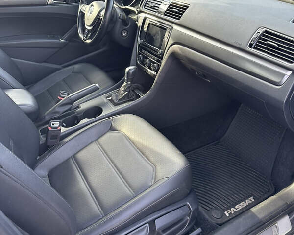 Сірий Фольксваген Пассат, об'ємом двигуна 2 л та пробігом 114 тис. км за 16500 $, фото 4 на Automoto.ua
