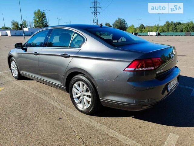 Серый Фольксваген Пассат, объемом двигателя 1.6 л и пробегом 260 тыс. км за 15100 $, фото 2 на Automoto.ua