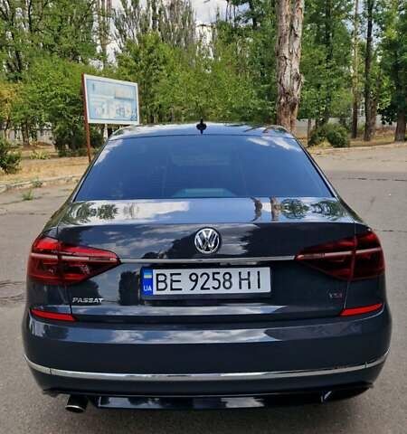 Серый Фольксваген Пассат, объемом двигателя 1.8 л и пробегом 183 тыс. км за 13700 $, фото 2 на Automoto.ua