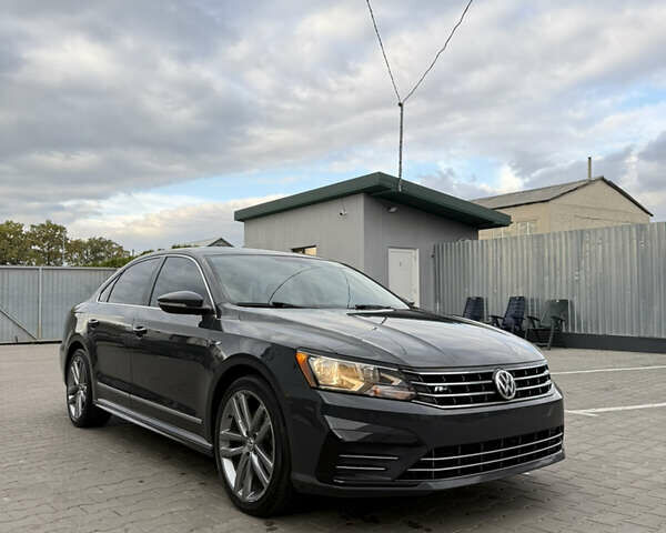 Серый Фольксваген Пассат, объемом двигателя 1.8 л и пробегом 255 тыс. км за 12500 $, фото 59 на Automoto.ua