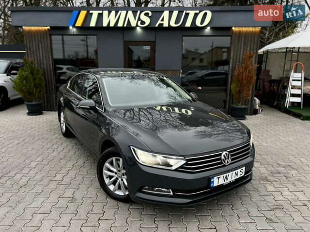 Серый Фольксваген Пассат, объемом двигателя 2 л и пробегом 171 тыс. км за 17300 $, фото 14 на Automoto.ua