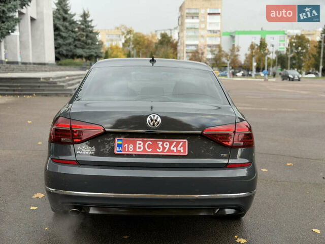 Серый Фольксваген Пассат, объемом двигателя 1.8 л и пробегом 189 тыс. км за 11800 $, фото 26 на Automoto.ua