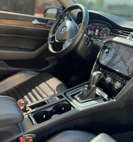 Серый Фольксваген Пассат, объемом двигателя 1.97 л и пробегом 171 тыс. км за 22200 $, фото 18 на Automoto.ua