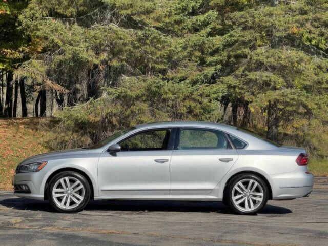 Сірий Фольксваген Пассат, об'ємом двигуна 1.8 л та пробігом 57 тис. км за 11500 $, фото 4 на Automoto.ua