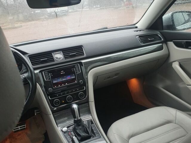 Серый Фольксваген Пассат, объемом двигателя 1.8 л и пробегом 200 тыс. км за 11999 $, фото 4 на Automoto.ua