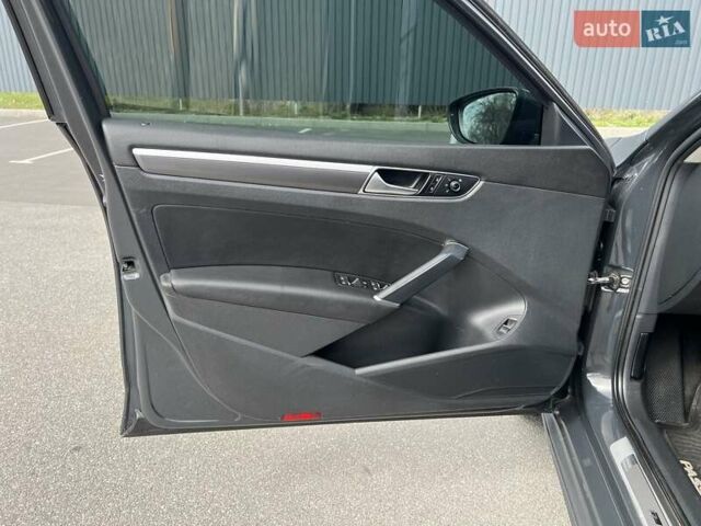 Серый Фольксваген Пассат, объемом двигателя 1.8 л и пробегом 219 тыс. км за 11500 $, фото 19 на Automoto.ua