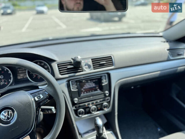 Серый Фольксваген Пассат, объемом двигателя 1.8 л и пробегом 149 тыс. км за 11900 $, фото 17 на Automoto.ua