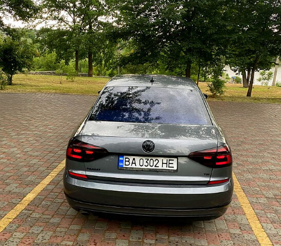 Серый Фольксваген Пассат, объемом двигателя 1.8 л и пробегом 96 тыс. км за 12200 $, фото 4 на Automoto.ua