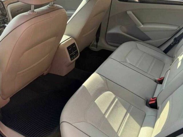 Серый Фольксваген Пассат, объемом двигателя 1.8 л и пробегом 120 тыс. км за 9200 $, фото 10 на Automoto.ua