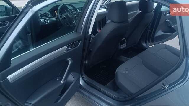 Серый Фольксваген Пассат, объемом двигателя 1.8 л и пробегом 187 тыс. км за 12750 $, фото 15 на Automoto.ua