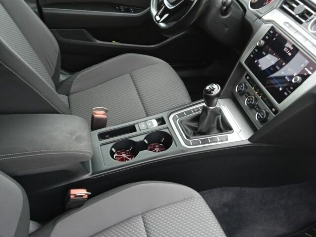 Серый Фольксваген Пассат, объемом двигателя 2 л и пробегом 170 тыс. км за 15987 $, фото 19 на Automoto.ua