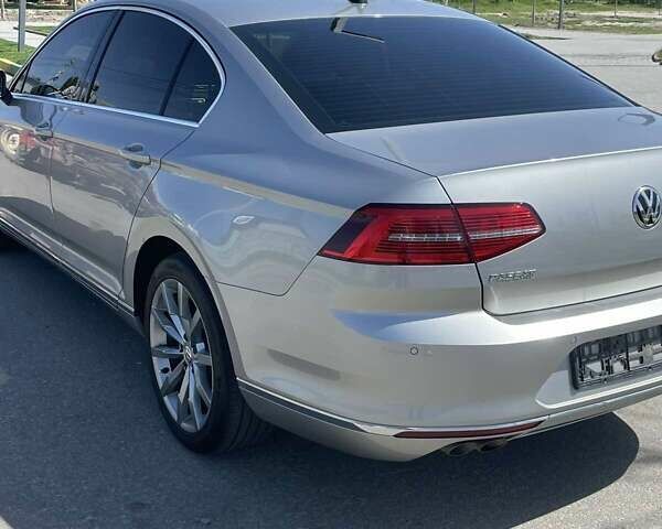Серый Фольксваген Пассат, объемом двигателя 1.97 л и пробегом 225 тыс. км за 18800 $, фото 8 на Automoto.ua