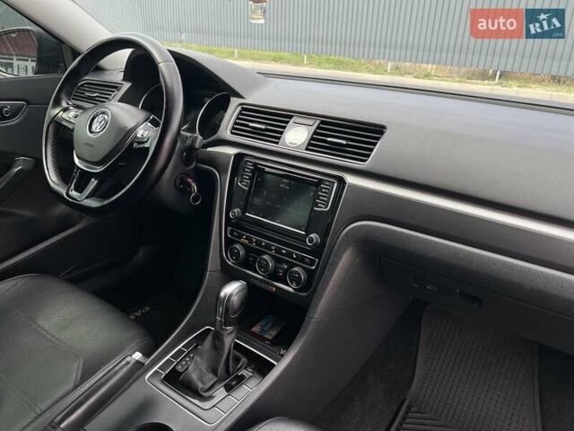 Серый Фольксваген Пассат, объемом двигателя 1.8 л и пробегом 219 тыс. км за 11500 $, фото 64 на Automoto.ua